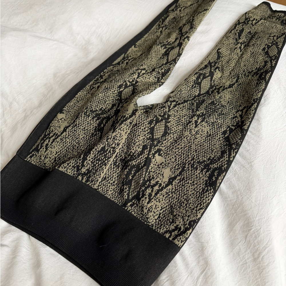 Black and Green Snake Print Leggings Womens M Tummy Control Stretch Compression - Picture 3 of 4
